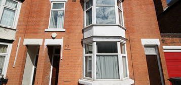 6 bedroom terraced house