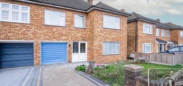 Property for sale in Dorset Crescent, Gravesend DA12