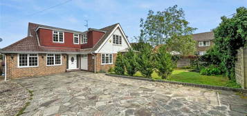 6 bedroom detached house