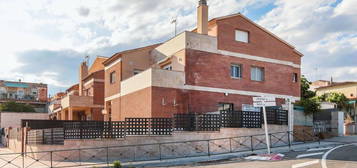 Chalet pareado en venta en calle Progrés