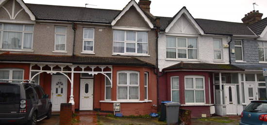 Terraced house to rent in Cecil Avenue, Wembley HA9