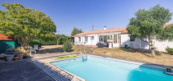 Maison de plain-pied  à vendre, 5 pièces, 3 chambres, 105 m²
