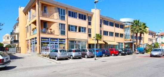 2 LOCALI A SAN BENEDETTO DEL TRONTO