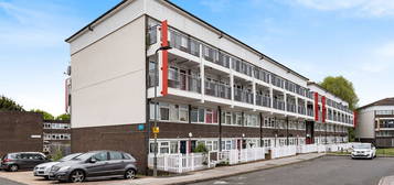 Maisonette for sale in Belvoir Close, Mottingham SE9