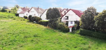 Wohlfühl Oase in Bad Abbach: Stilvolle Maisonette mit Blick ins Grüne!