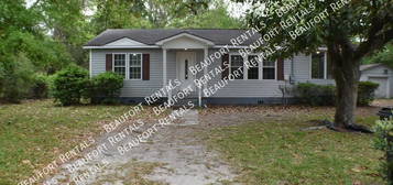 1501 Hogarth St, Beaufort, SC 29902