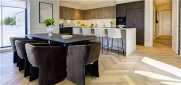 Flat for sale in Temple Fortune Lane, London NW11