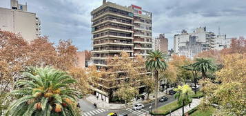 Departamento de 2 Dorm. Al Frente Sobre Bv Oroño