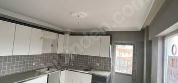 ETİLER KIBRIS CAD.CEPHE ARA KAT 3+1 130 M2 DAİRE