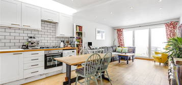 Flat for sale in Stephendale Road, Fulham, London SW6