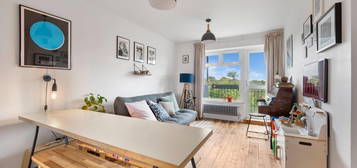 Flat for sale in Queen Elizabeths Close, London N16