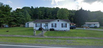 593 Tazewell Ave, Tazewell, VA 24651