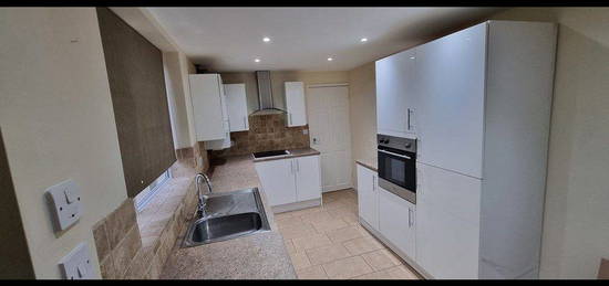 2 bed flat to rent