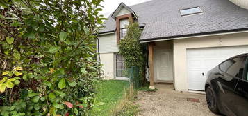 Maison  à louer, 5 pièces, 3 chambres, 110 m²