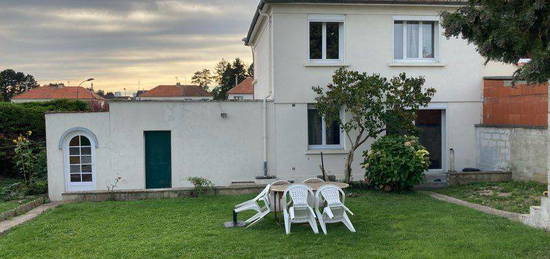 Maison 3 chambres,garage,jardin