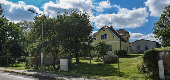 Prodej  rodinného domu 200 m², pozemek 920 m²