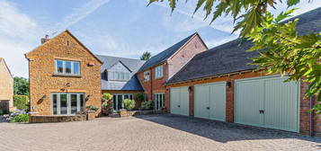 5 bedroom country house for sale