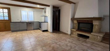 Location maison de village 5 pièces à Trans en Provence, 100m², location vide, terrasse, stationnement gratuit