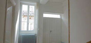 LOCATION APPARTEMENT REZ-DE-CHAUSSEE 123 m² PONT DE VEYLE