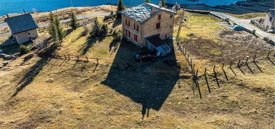 Casa indipendente in vendita in località Suretta s.n.c