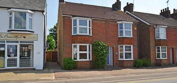 Semi-detached house to rent in Crawley Road, Horsham RH12