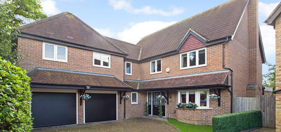 5 bed detached house for sale