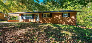 2165 25th Street Dr NE, Hickory, NC 28601