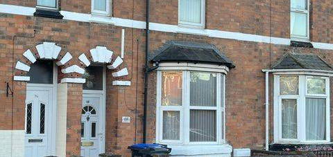 4 bed terraced house to rent