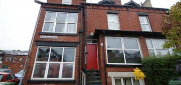 6 bedroom terraced house