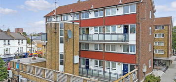 Shared accommodation to rent in Walton Road, London N15