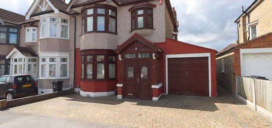 3 bed semi-detached house to rent