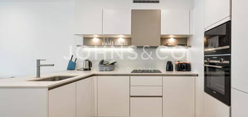 Flat to rent in Pearl House, Islington, London N7