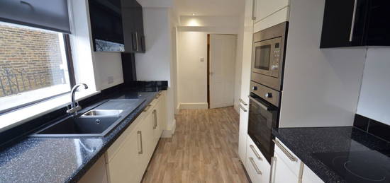 Property to rent in Lawrence Street, Padiham BB12