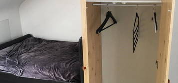 Studio to rent in Long Lane, London N2