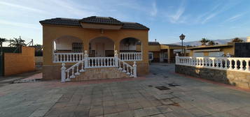 Casa o chalet independiente en venta en camino limoneros, 6