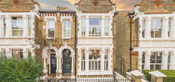 Property for sale in Kingscourt Road, London SW16