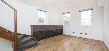 2 bed maisonette to rent