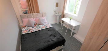 7 bed shared accommodation to rent