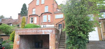 2 bedroom maisonette to rent