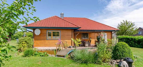 Gepflegter Bungalow auf traumhaftem Grundstück