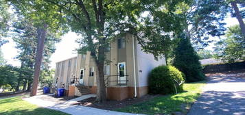 100 Stinson St Unit C, Chapel Hill, NC 27516