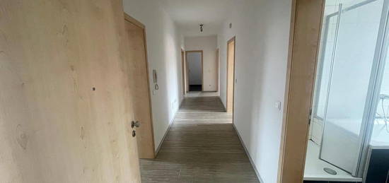 3 Zimmer 110m2  1400€ WARM