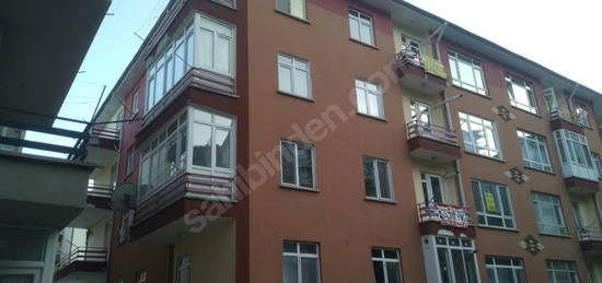 KIZILCAHAMAM ŞEHİR MERKEZİNDE SATILIK DAİRE 3+1