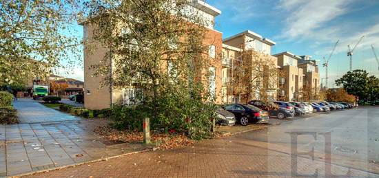 Flat to rent in Wellspring Crescent, Wembley HA9