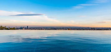 Einzigartiges Penthouse mit großzügigen Freiflächen und Pool in ruhiger Toplage