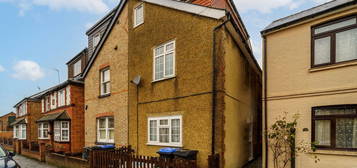 4 bed semi-detached house for sale