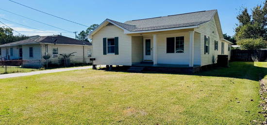 205 Gauraud St, Abbeville, LA 70510