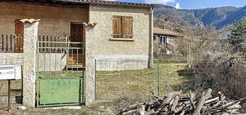 Maison située au Fugeret (04)  - 90 m2 - Terrain palt de 480m²