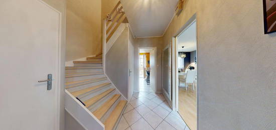 Maison  à vendre, 5 pièces, 3 chambres, 79 m²