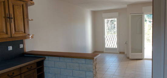 Location appartement 2 pièces 58 m² Heyrieux (38540) 790  TTC